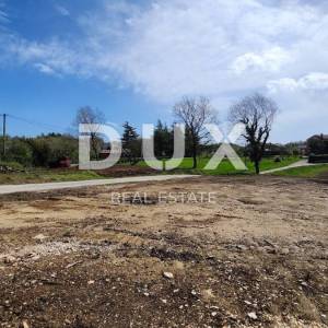 ISTRA, GRAČIŠĆE – Građevinsko zemljište u srcu zelene Istre