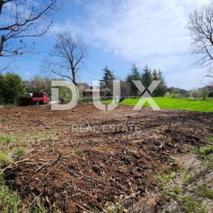 ISTRA, GRAČIŠĆE – Građevinsko zemljište u idiličnom dijelu zelene Istre