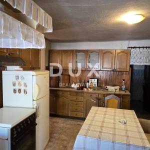 ISTRA, GRAČIŠĆE - Impresivna kamena kuća s pogledom i vrtom