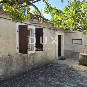 ISTRA, GRAČIŠĆE - Impresivna kamena kuća s pogledom i vrtom