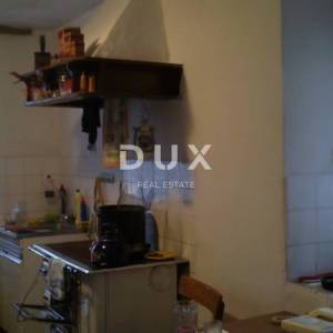 ISTRA, HUM – Atraktivno imanje od 8,4 ha sa dvije legalizirane kuće i građevinskim zemljištem!