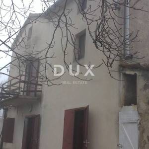 ISTRA, HUM – Atraktivno imanje od 8,4 ha sa dvije legalizirane kuće i građevinskim zemljištem!