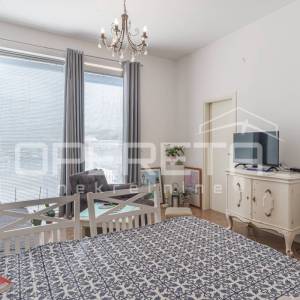 Istra, Karigador okolica – dva stana i poslovni prostor s bazenom i vrtom.