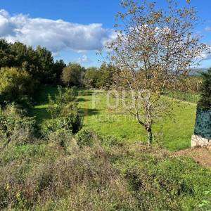 Istra, Karojba, građevinsko zemljište 612m2