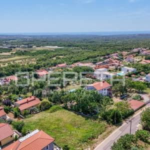 Istra, Kaštelir-građevinsko zemljište s pogledom na more
