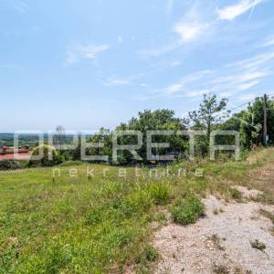 Istra, Kaštelir-građevinsko zemljište s pogledom na more
