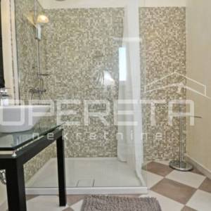 Istra, Kaštelir-kuća s panoramskim pogledom na more