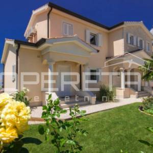 Istra, Kaštelir-kuća s panoramskim pogledom na more