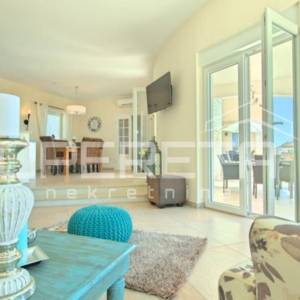 Istra, Kaštelir-kuća s panoramskim pogledom na more