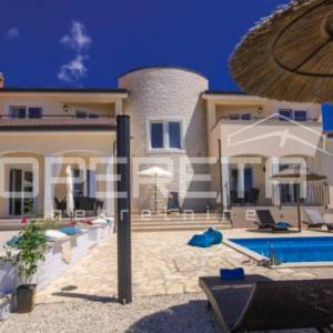 Istra, Kaštelir-kuća s panoramskim pogledom na more