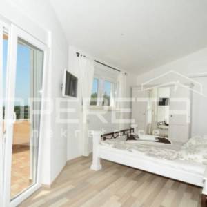 Istra, Kaštelir-kuća s panoramskim pogledom na more