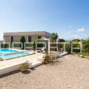 Istra, Kaštelir-kuća s panoramskim pogledom na more