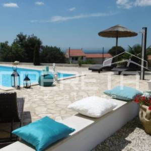 Istra, Kaštelir-kuća s panoramskim pogledom na more