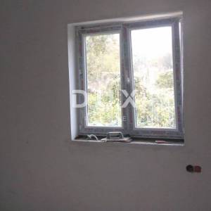 ISTRA, KRNICA - Samostojeća kuća s bazenom 118 m2 ROH BAU