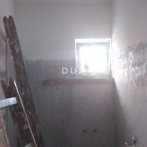 ISTRA, KRNICA - Samostojeća kuća s bazenom 118 m2 ROH BAU