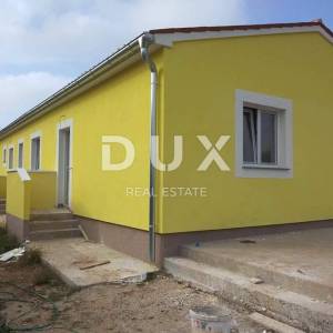 ISTRA, KRNICA - Samostojeća kuća s bazenom 118 m2 ROH BAU