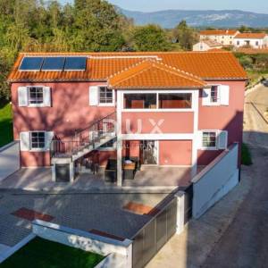 ISTRA, LABIN - Komforna kuća s dva stana