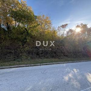 ISTRA, LABIN - Prostrano poljoprivredno zemljište s pristupom s asfaltirane ceste