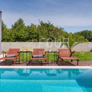 Istra, Ližnja, moderna vila s bazenom