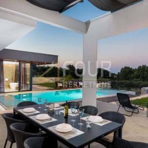 Istra, Ližnja, moderna vila s bazenom