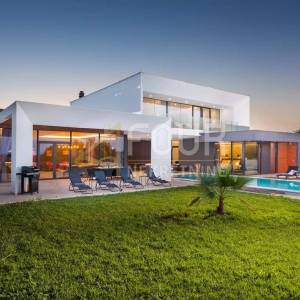 Istra, Ližnja, moderna vila s bazenom