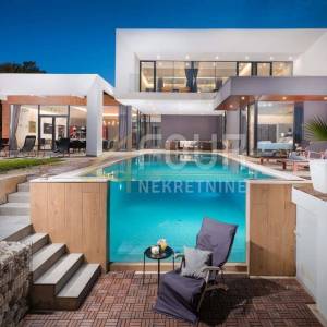 Istra, Ližnja, moderna vila s bazenom