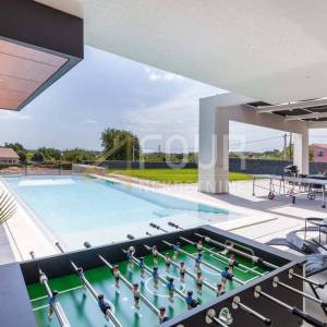 Istra, Ližnja, moderna vila s bazenom