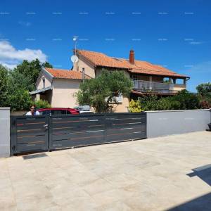 Istra, Ližnjan, 1 km do centra Medulina, nova moderna kuća sa bazenom za odmor.