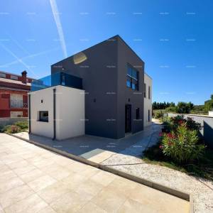 Istra, Ližnjan, 1 km do centra Medulina, nova moderna kuća sa bazenom za odmor.