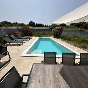 Istra, Ližnjan, 1 km do centra Medulina, nova moderna kuća sa bazenom za odmor.