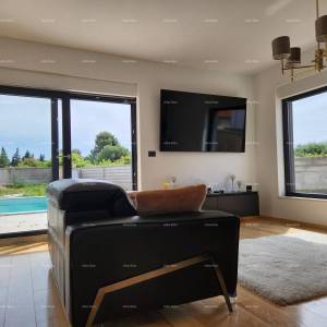 Istra, Ližnjan, 1 km do centra Medulina, nova moderna kuća sa bazenom za odmor.