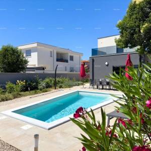 Istra, Ližnjan, 1 km do centra Medulina, nova moderna kuća sa bazenom za odmor.