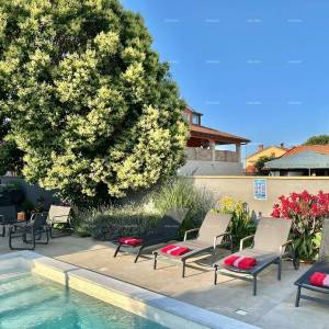 Istra, Ližnjan, 1 km do centra Medulina, nova moderna kuća sa bazenom za odmor.