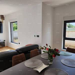 Istra, Ližnjan, 1 km do centra Medulina, nova moderna kuća sa bazenom za odmor.