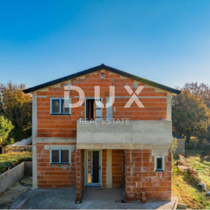  ISTRA, LIŽNJAN Građevinsko zemljište s kućom u ROH BAU izvedbi!