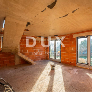  ISTRA, LIŽNJAN Građevinsko zemljište s kućom u ROH BAU izvedbi!