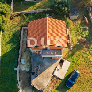  ISTRA, LIŽNJAN Građevinsko zemljište s kućom u ROH BAU izvedbi!