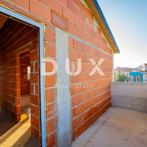  ISTRA, LIŽNJAN Građevinsko zemljište s kućom u ROH BAU izvedbi!