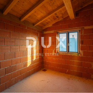  ISTRA, LIŽNJAN Građevinsko zemljište s kućom u ROH BAU izvedbi!