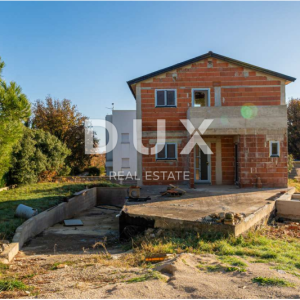  ISTRA, LIŽNJAN Građevinsko zemljište s kućom u ROH BAU izvedbi!