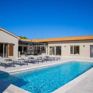 Istra, luksuzna novoizgrađena vila s bazenom, parcela 5.764m2