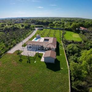 Istra, luksuzna novoizgrađena vila s bazenom, parcela 5.764m2