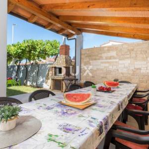 ISTRA, MEDULIN - Kuća s 3 stambene jedinice blizu mora!