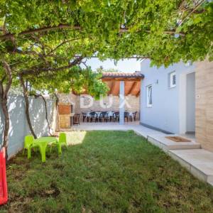 ISTRA, MEDULIN - Kuća s 3 stambene jedinice blizu mora!