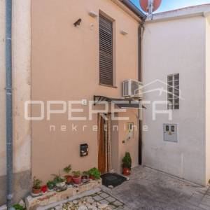 Istra, Medulin, PRILIKA! Kuća u centru Medulina