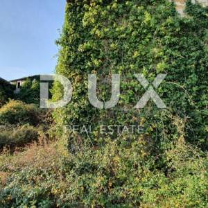 ISTRA, MOMJAN – Atraktivno zemljište s pogledom i kamenim objektima