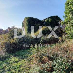 ISTRA, MOMJAN – Atraktivno zemljište s pogledom i kamenim objektima