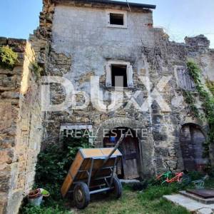 ISTRA, MOMJAN – Autentični kameni objekt s prekrasnim pogledom