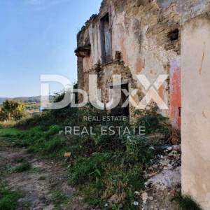 ISTRA, MOMJAN – Kameni objekti za obnovu s impresivnim pogledom