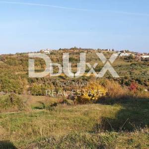 ISTRA, MOMJAN – Kameni objekti za obnovu s impresivnim pogledom